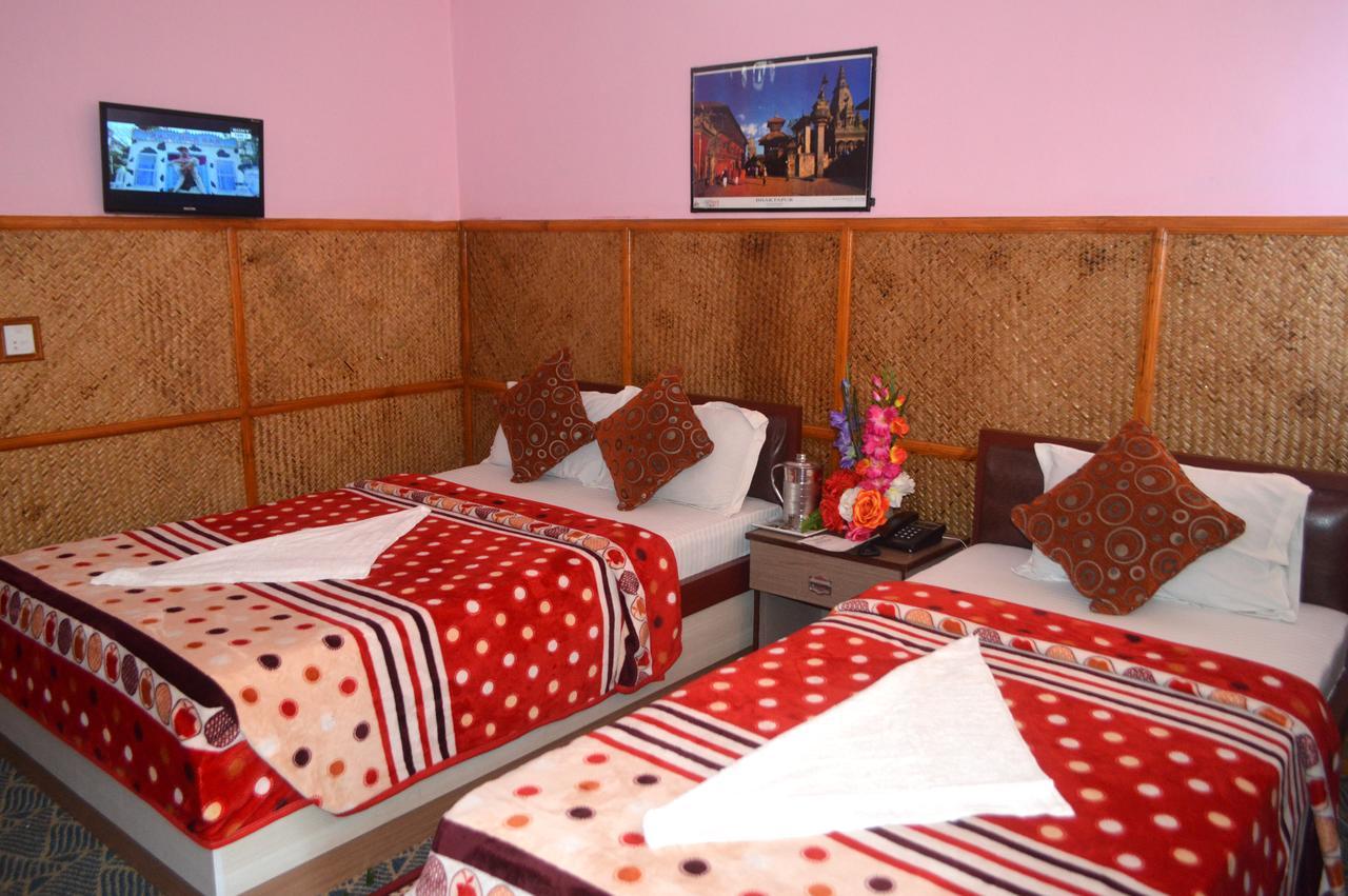 Pokhara Deep Sagar Hotel Ngoại thất bức ảnh