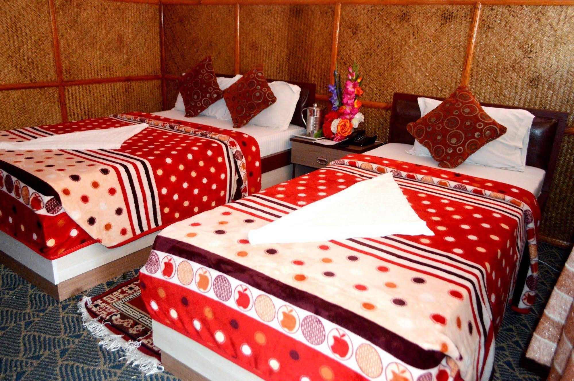 Pokhara Deep Sagar Hotel Ngoại thất bức ảnh