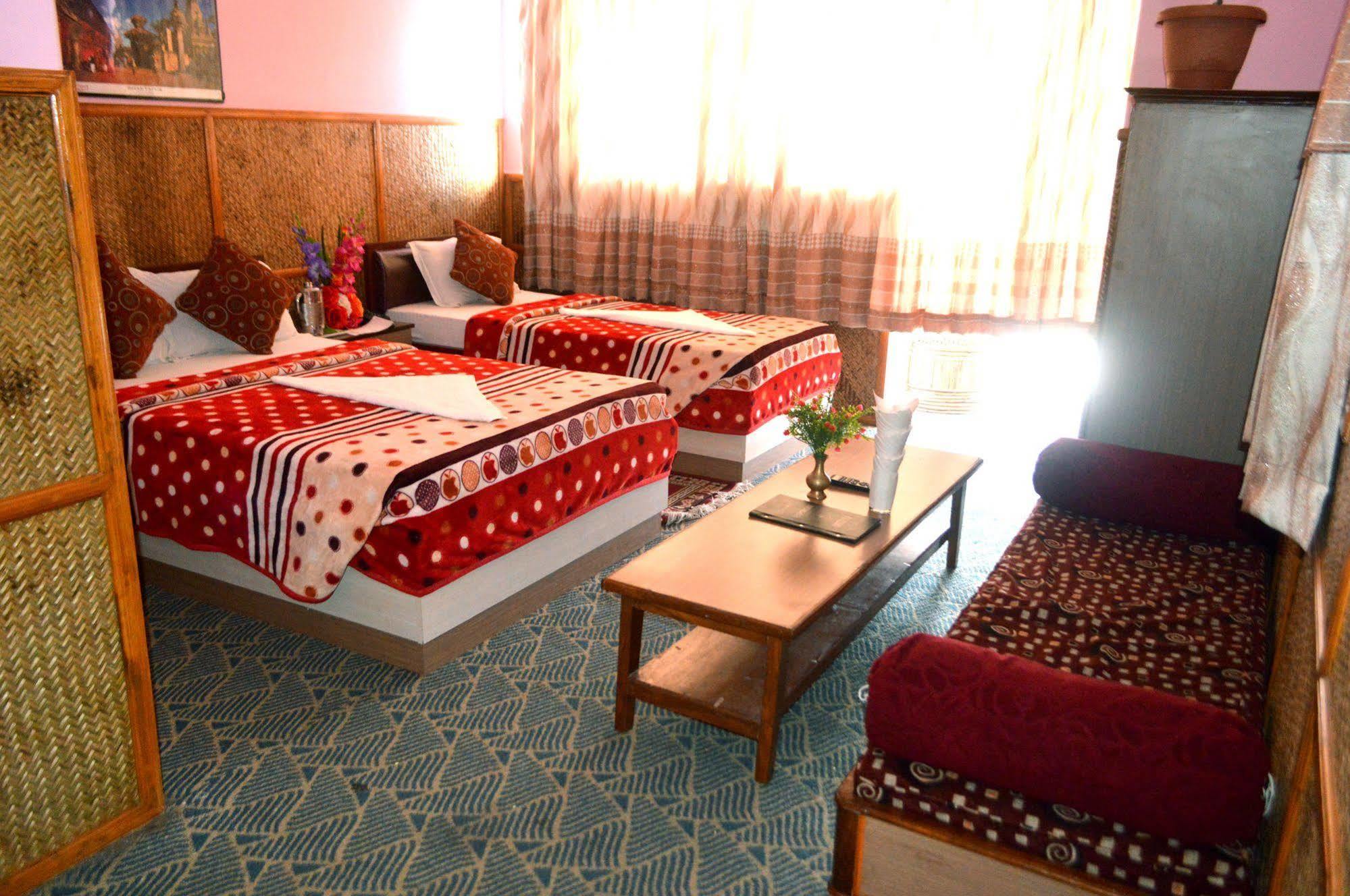 Pokhara Deep Sagar Hotel Ngoại thất bức ảnh